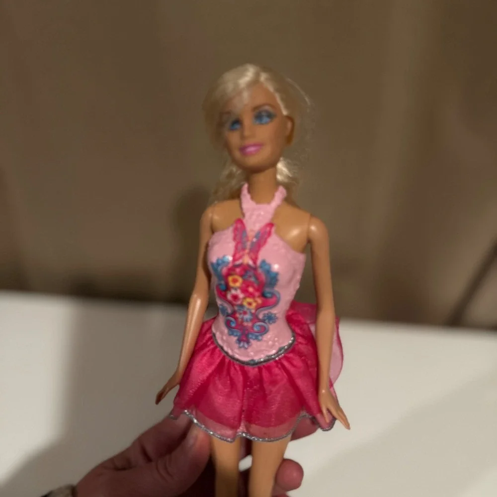 Barbie classic blonde